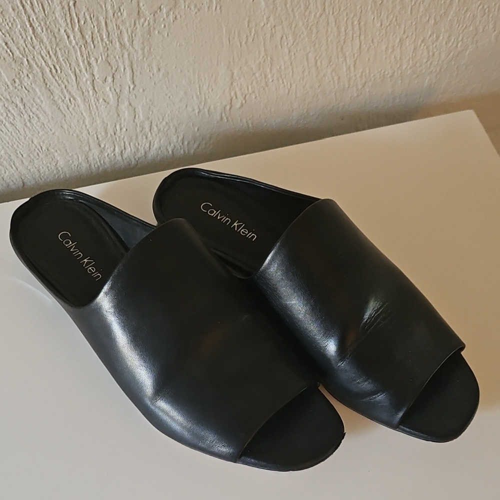 Calvin Klein Elegant Black Slides